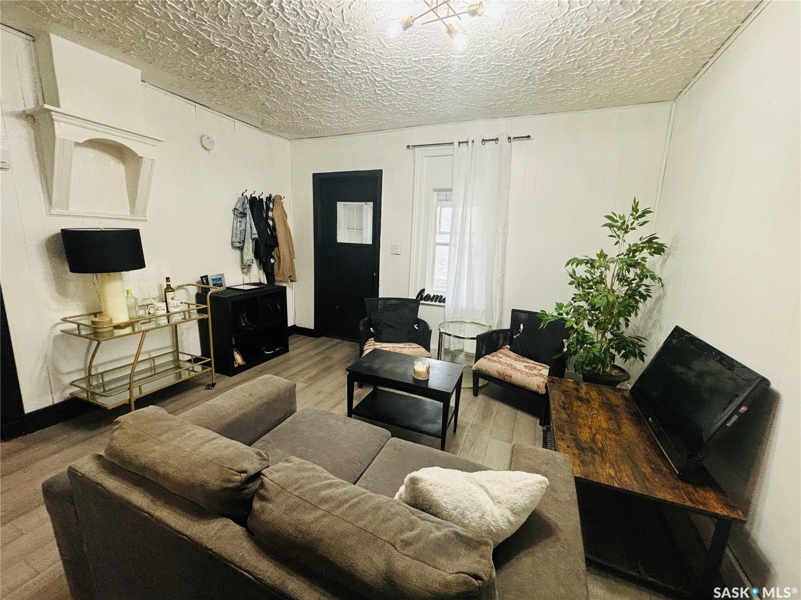 1235 12th Avenue, Regina SK S4P 0L2