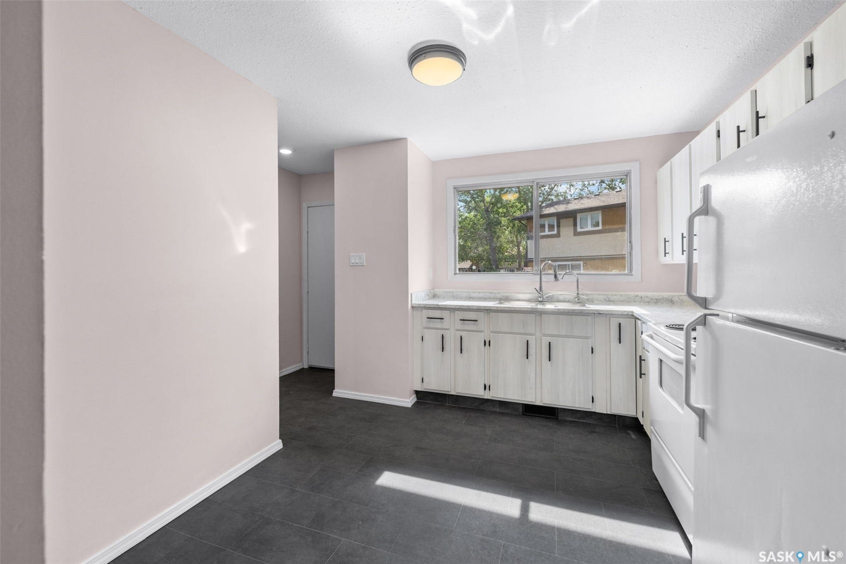 1342 Brown Street, Regina SK S4N 5M3