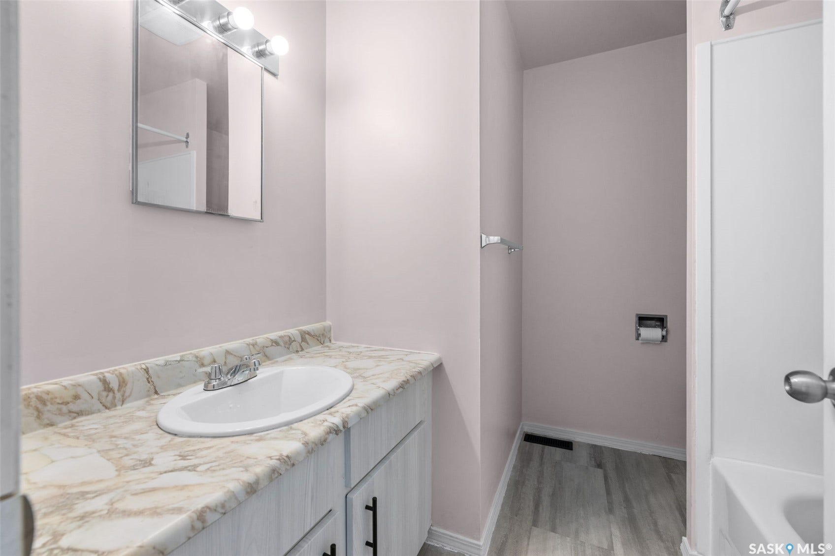 1342 Brown Street, Regina SK S4N 5M3