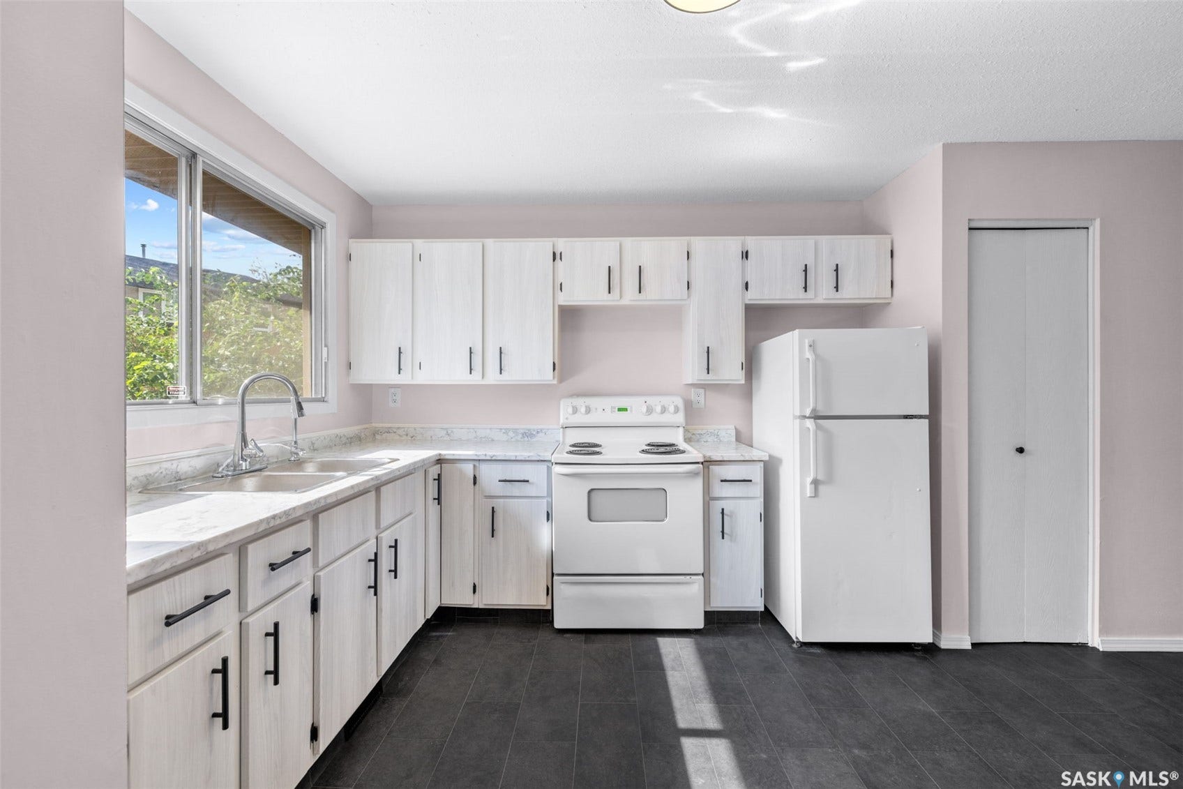 1342 Brown Street, Regina SK S4N 5M3