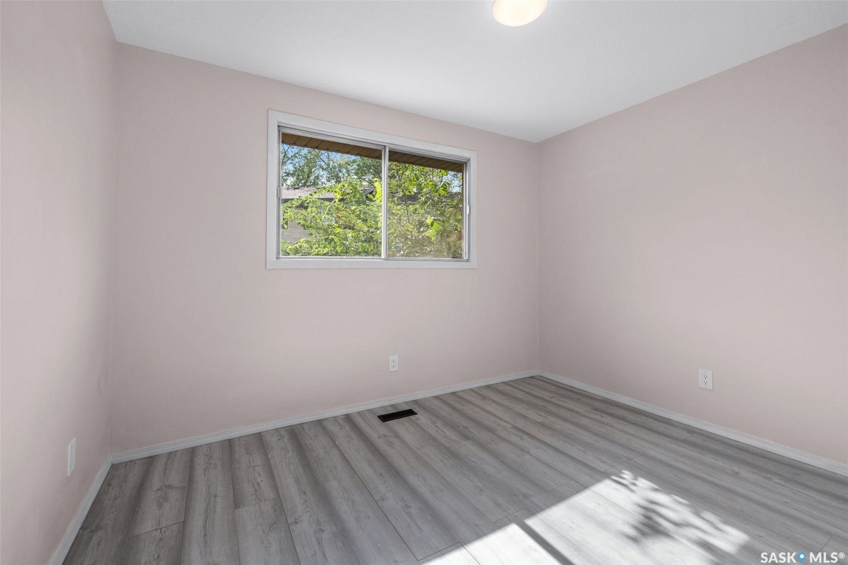 1342 Brown Street, Regina SK S4N 5M3