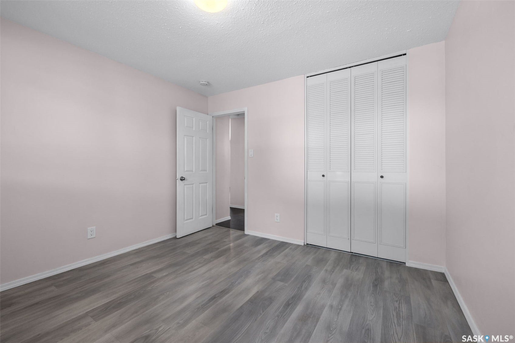 1342 Brown Street, Regina SK S4N 5M3