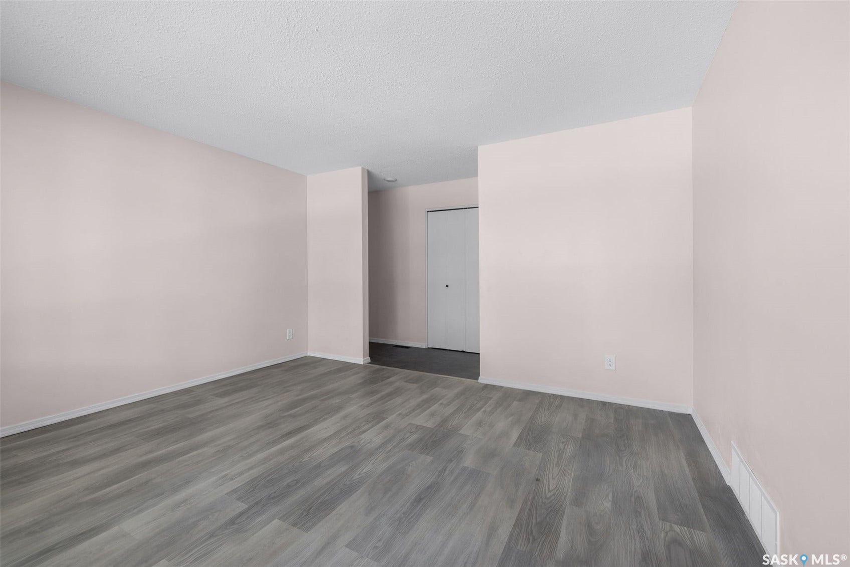 1342 Brown Street, Regina SK S4N 5M3