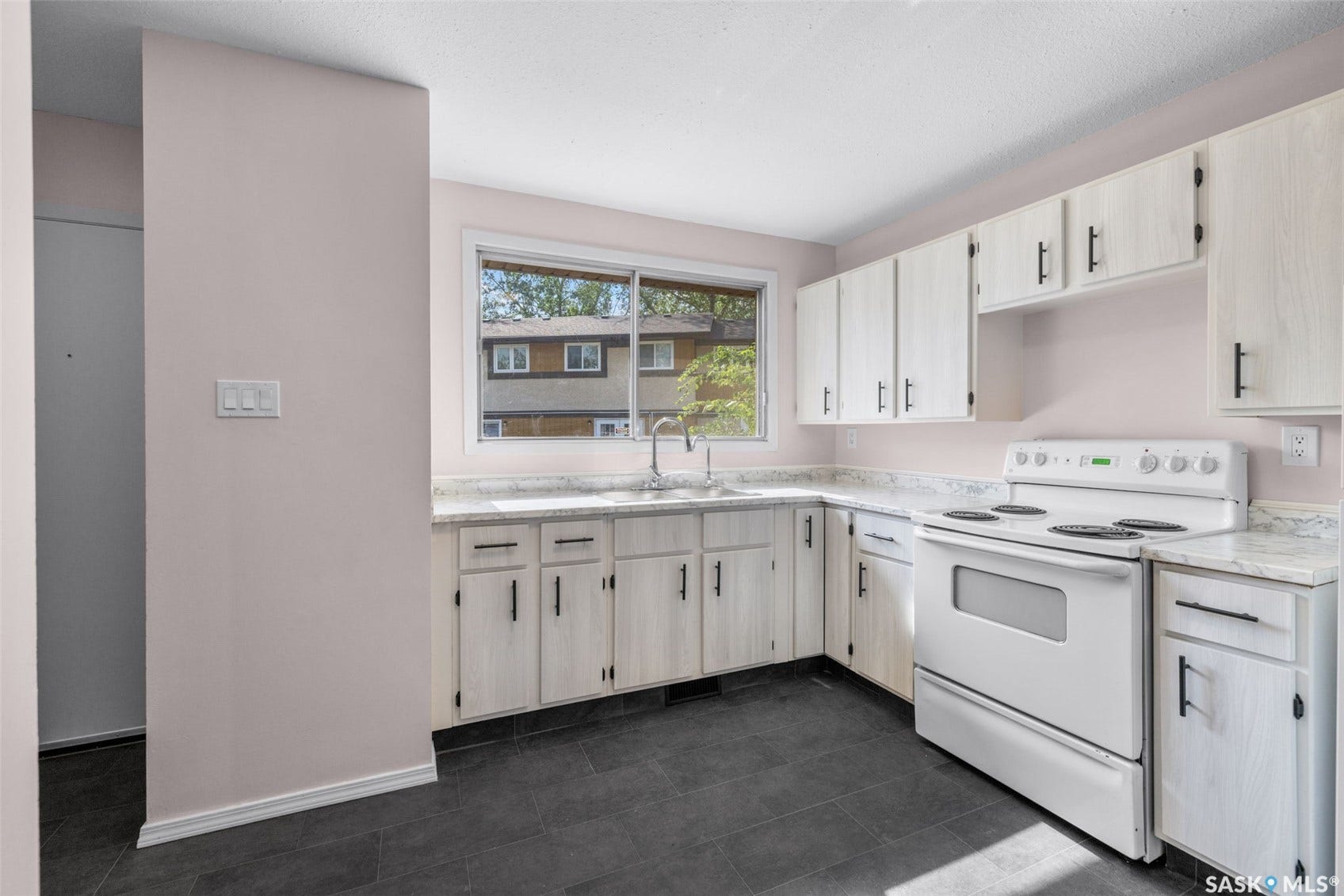1342 Brown Street, Regina SK S4N 5M3