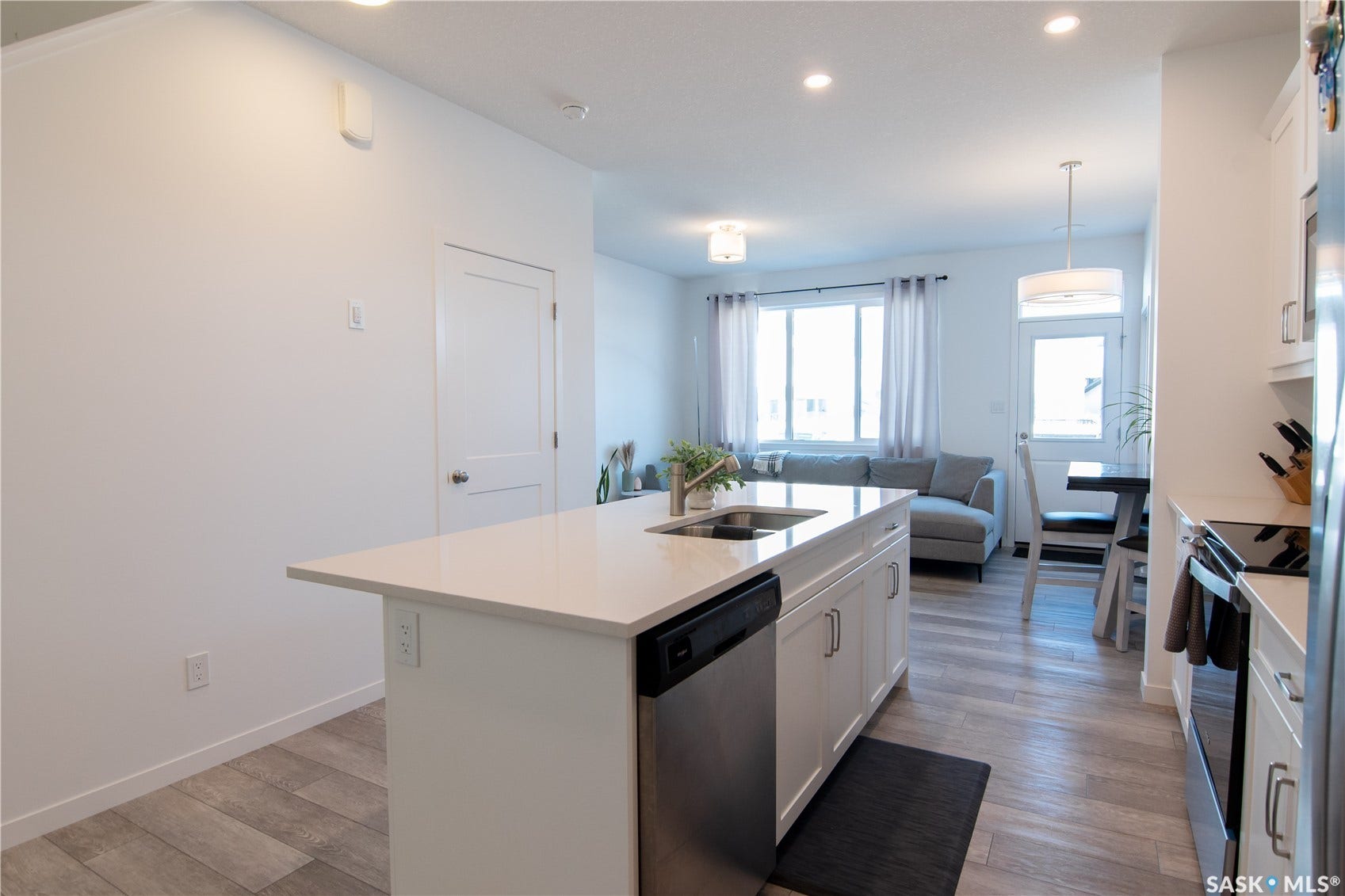 5148 Buckingham Drive E, Regina SK S4V 3W2