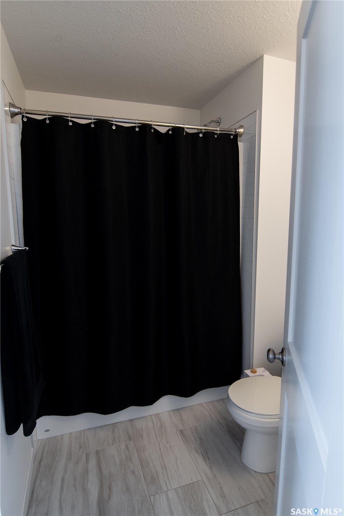 5148 Buckingham Drive E, Regina SK S4V 3W2