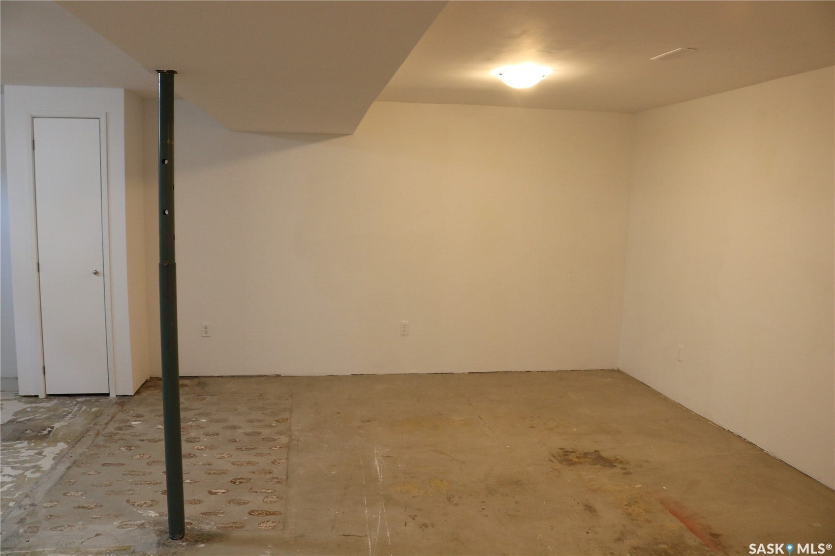 1641 Thompson Avenue, Saskatoon SK S7N 1Y2 1641 Thompson Avenue, Saskatoon SK S7N 1Y2