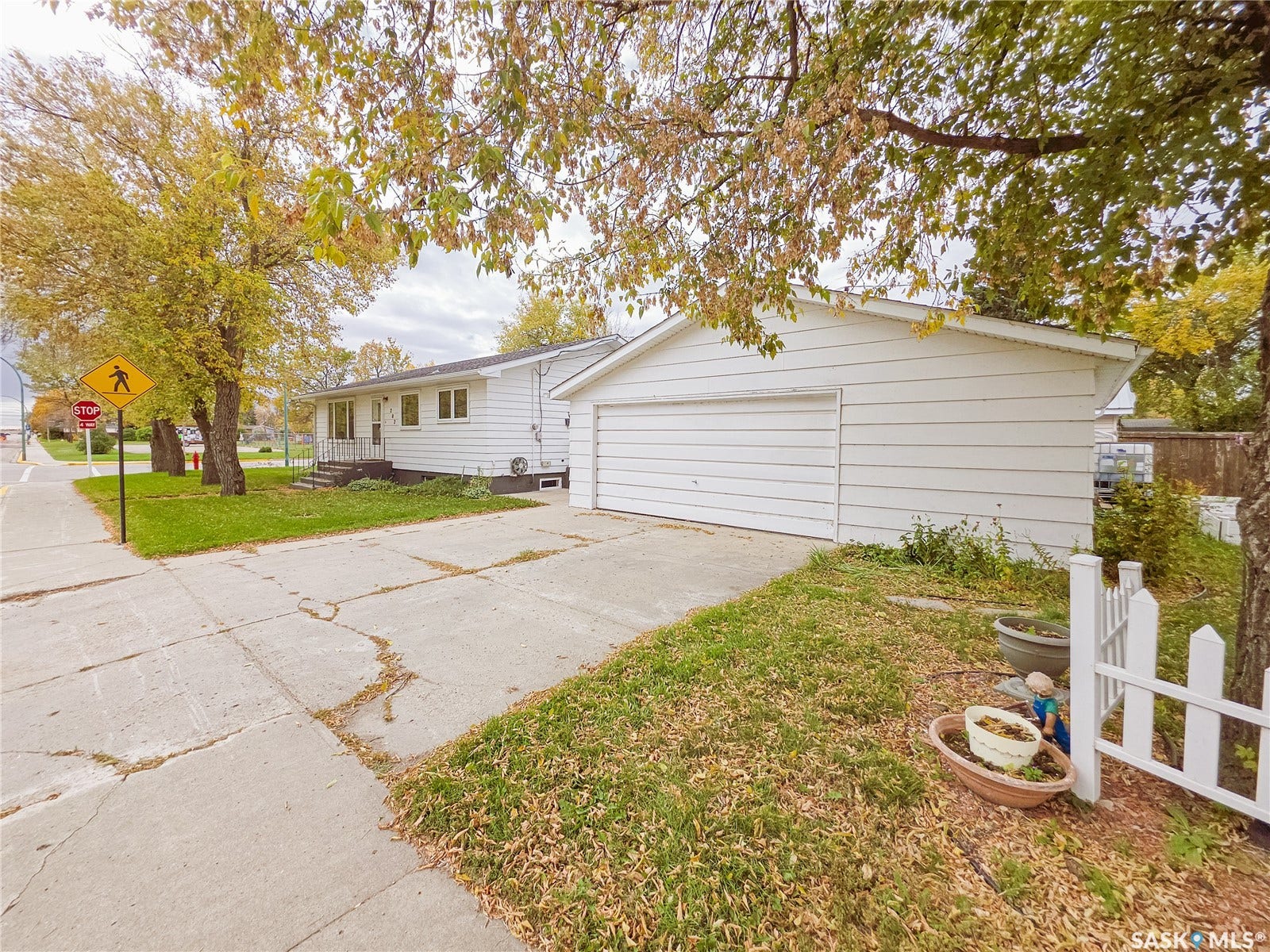 202 7th Avenue W, Melville SK S0A 2P0 202 7th Avenue W, Melville SK S0A 2P0