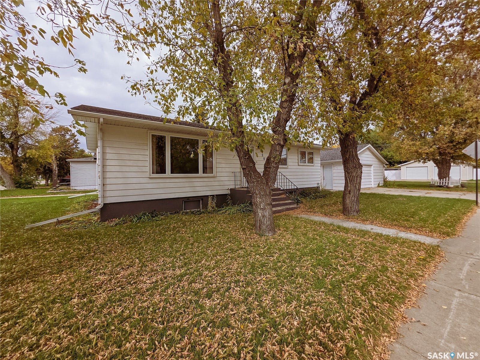 202 7th Avenue W, Melville SK S0A 2P0 202 7th Avenue W, Melville SK S0A 2P0