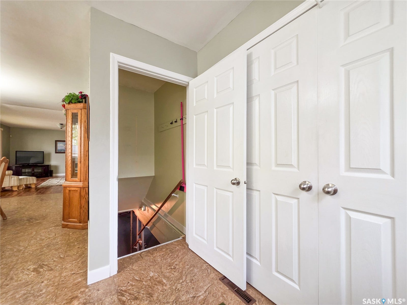 202 7th Avenue W, Melville SK S0A 2P0 202 7th Avenue W, Melville SK S0A 2P0