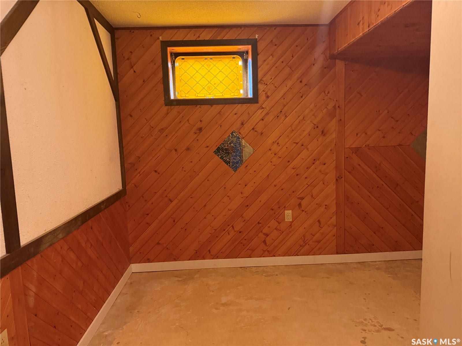 708 Studer Street, La Ronge SK S0J 1L0 708 Studer Street, La Ronge SK S0J 1L0