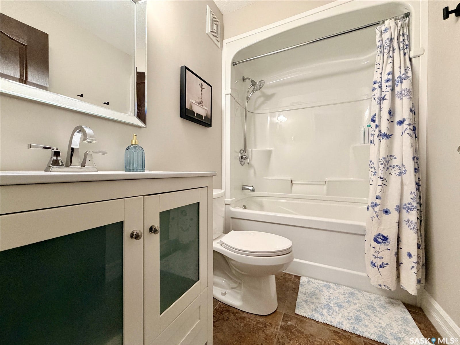 Main bathroom 2nd level.