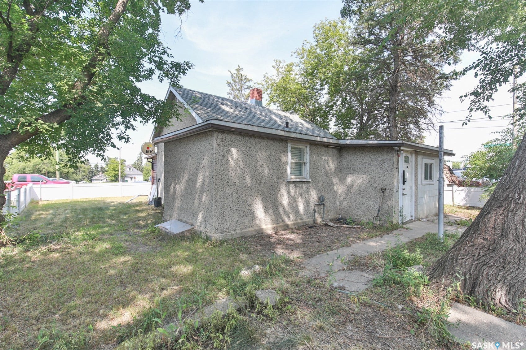 443 Lillooet Street W, Moose Jaw SK S6H 4Z4 443 Lillooet Street W, Moose Jaw SK S6H 4Z4