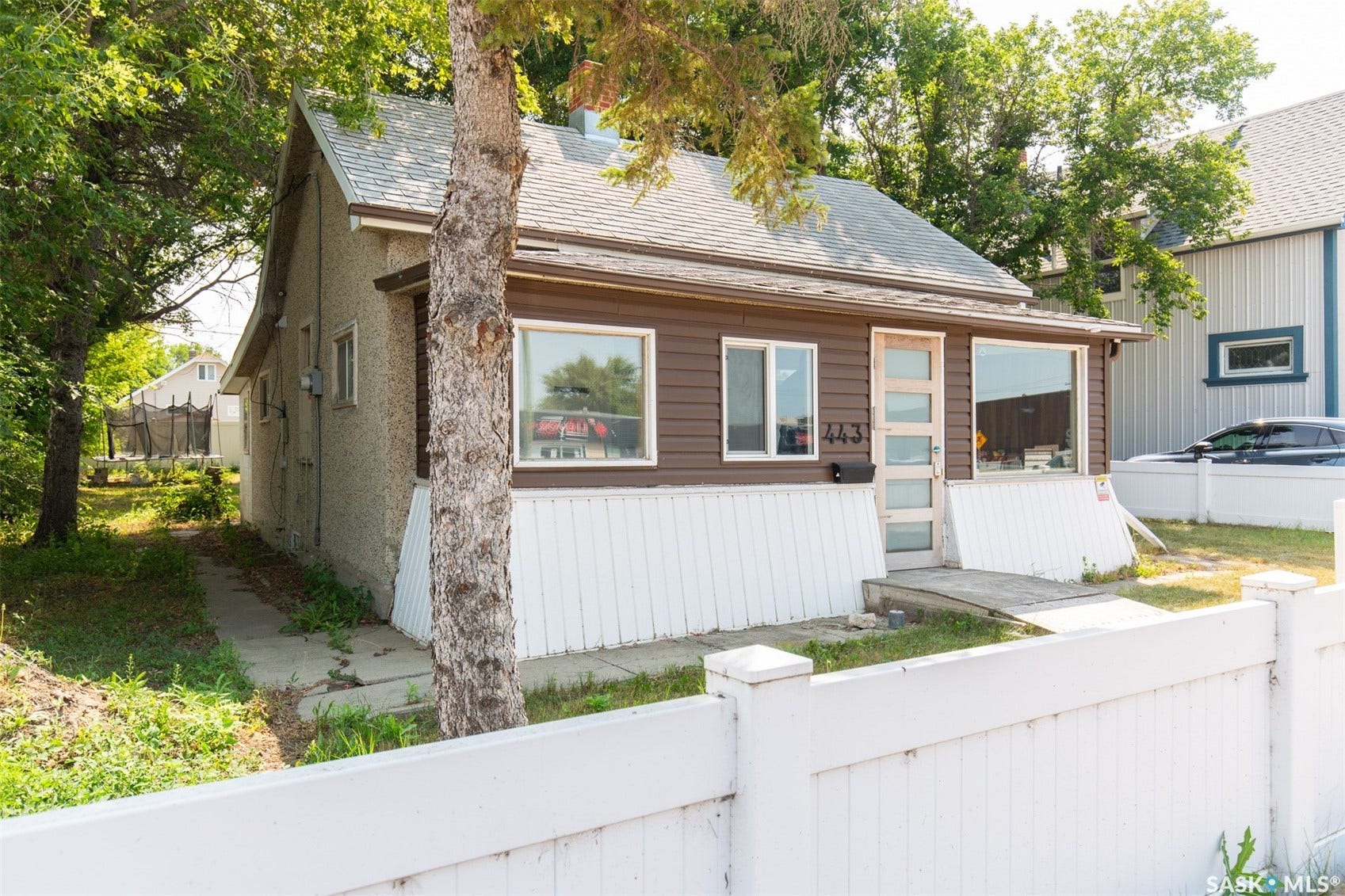 443 Lillooet Street W, Moose Jaw SK S6H 4Z4 443 Lillooet Street W, Moose Jaw SK S6H 4Z4