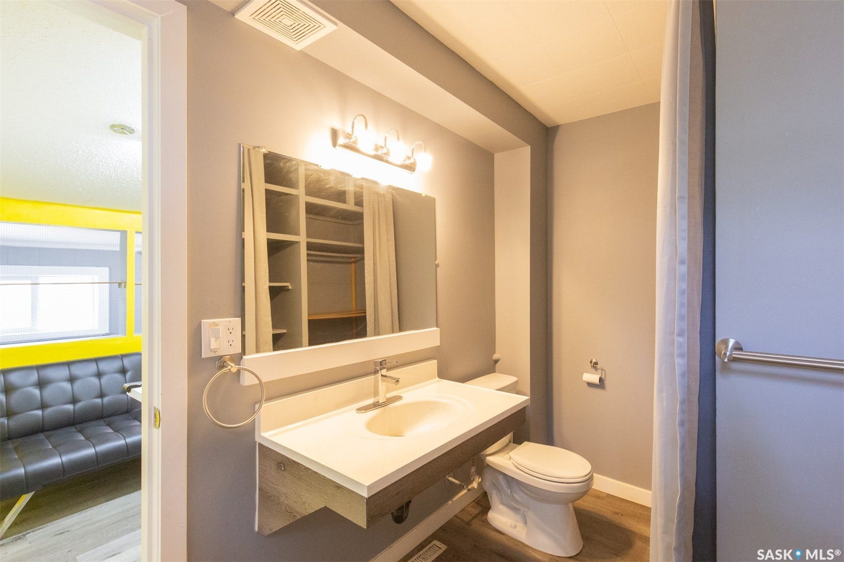 443 Lillooet Street W, Moose Jaw SK S6H 4Z4 443 Lillooet Street W, Moose Jaw SK S6H 4Z4