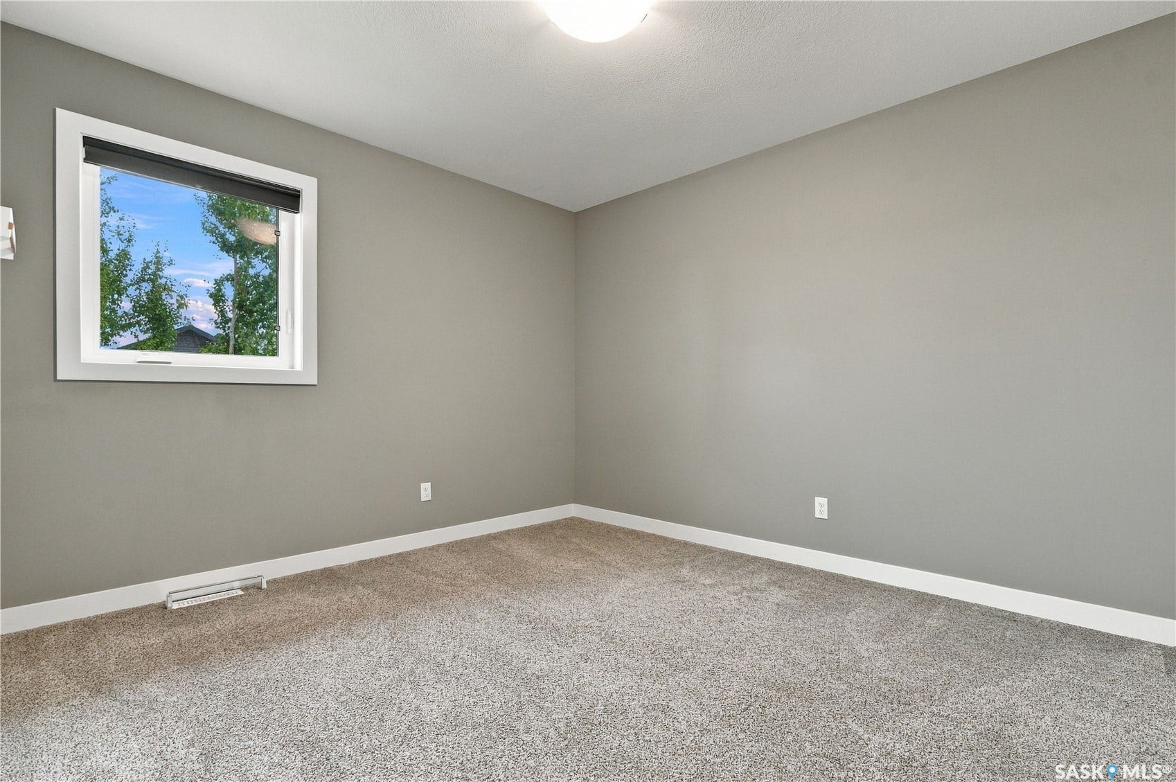 1415 Pringle Crescent, Saskatoon SK S7T 0S6