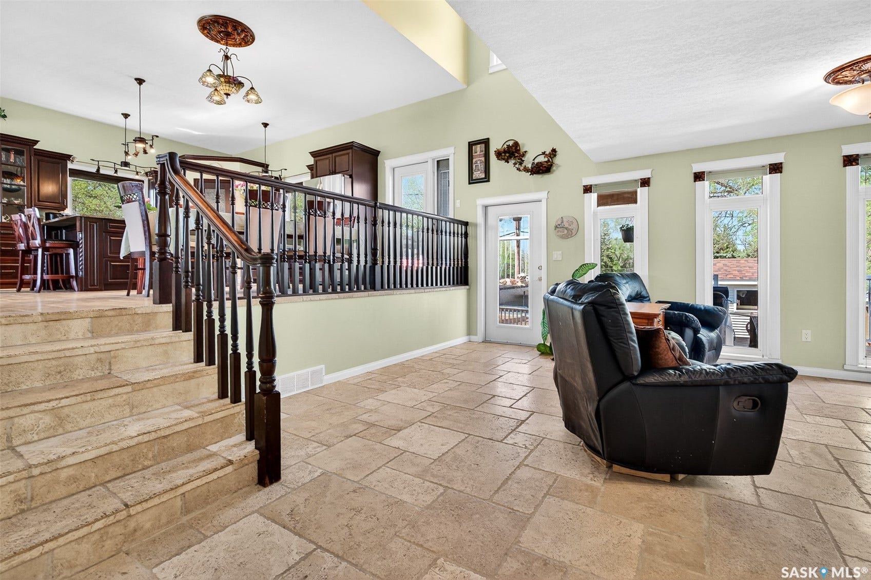 646 Keith Crescent, Moose Jaw SK S6H 5P9