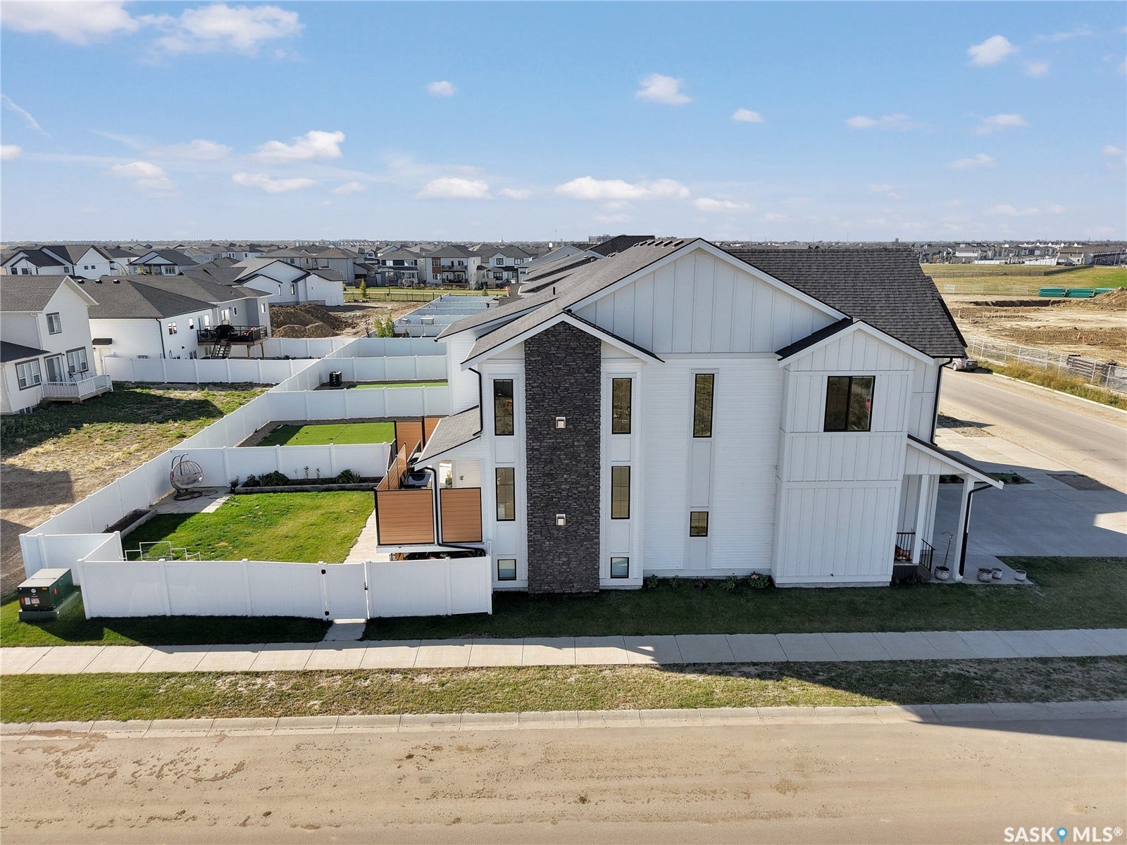 940 Feheregyhazi Boulevard, Saskatoon SK S7W 1E1