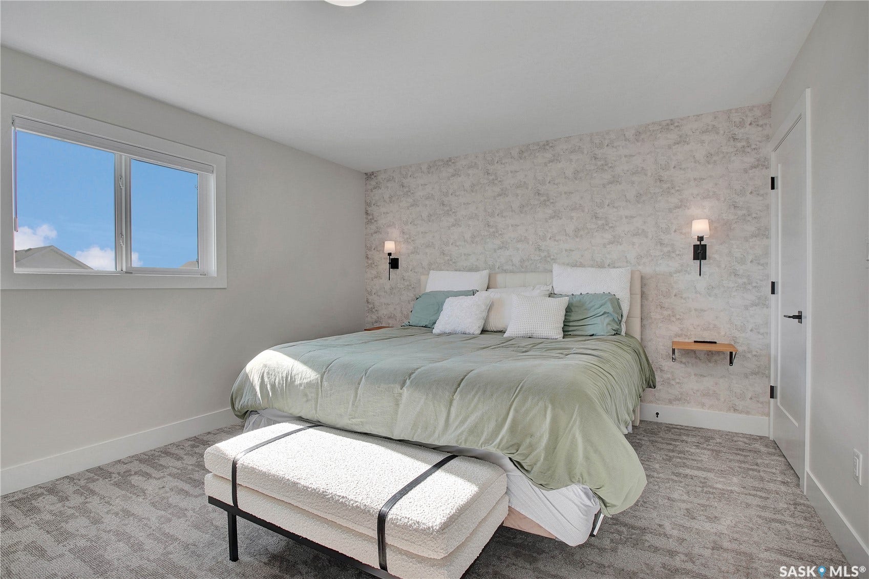 940 Feheregyhazi Boulevard, Saskatoon SK S7W 1E1