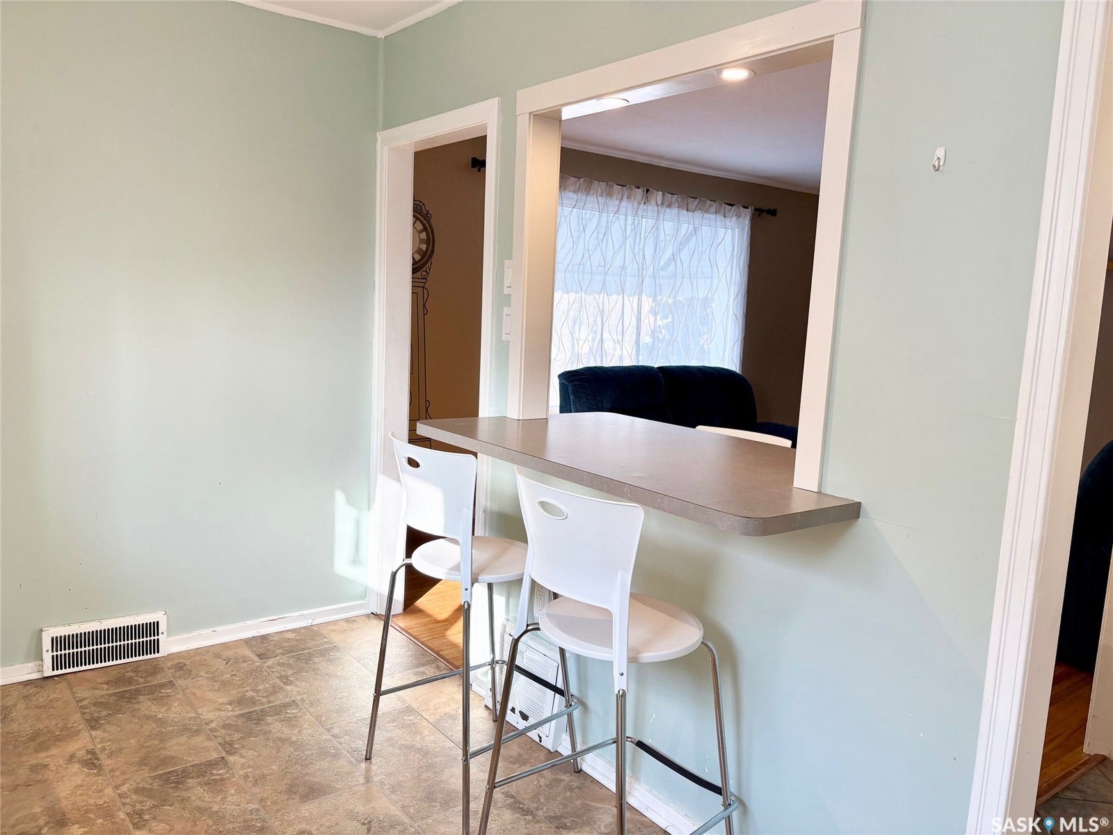 Pass-through window with a built-in counter