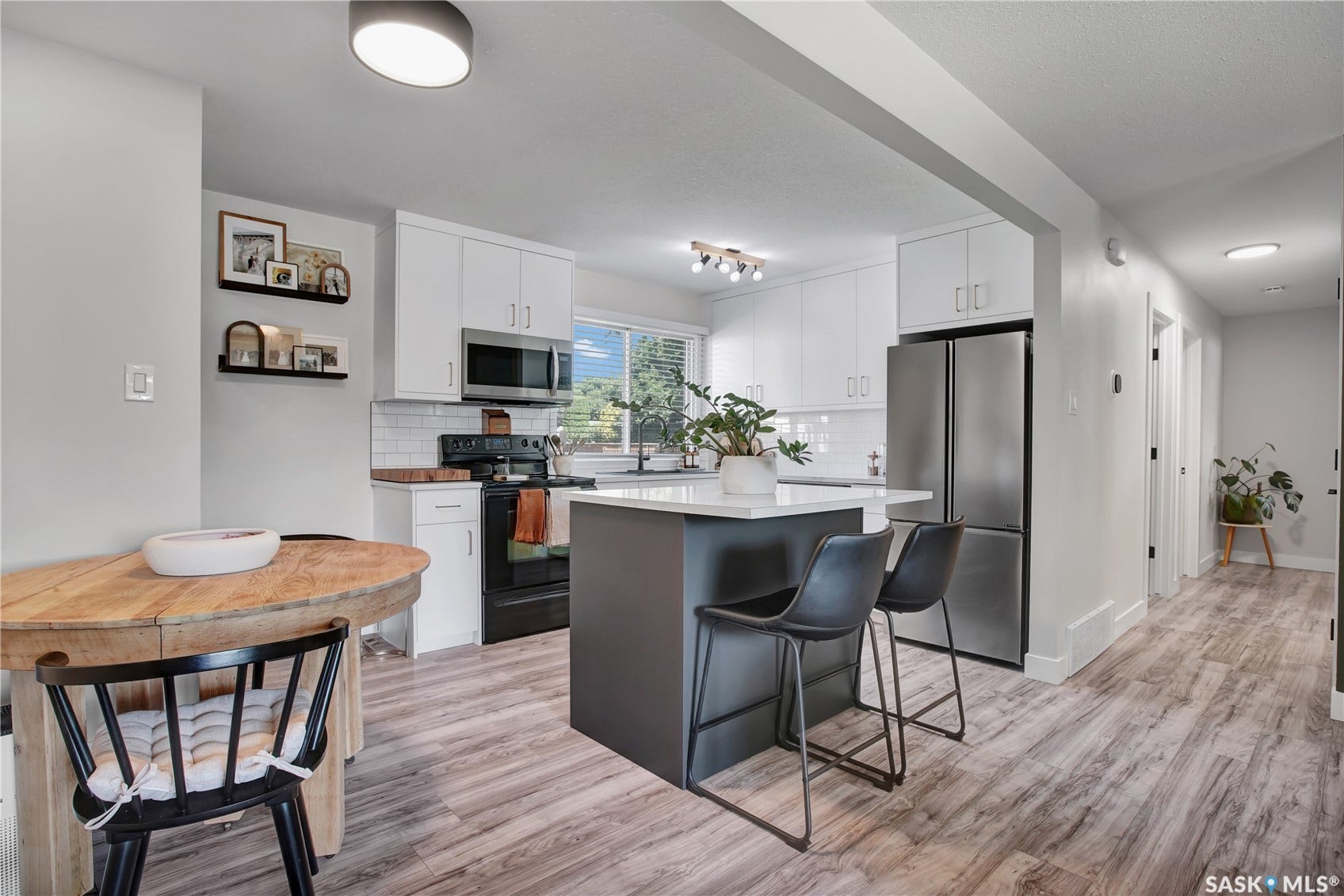 2002 Richardson Road, Saskatoon SK S7L 4B7