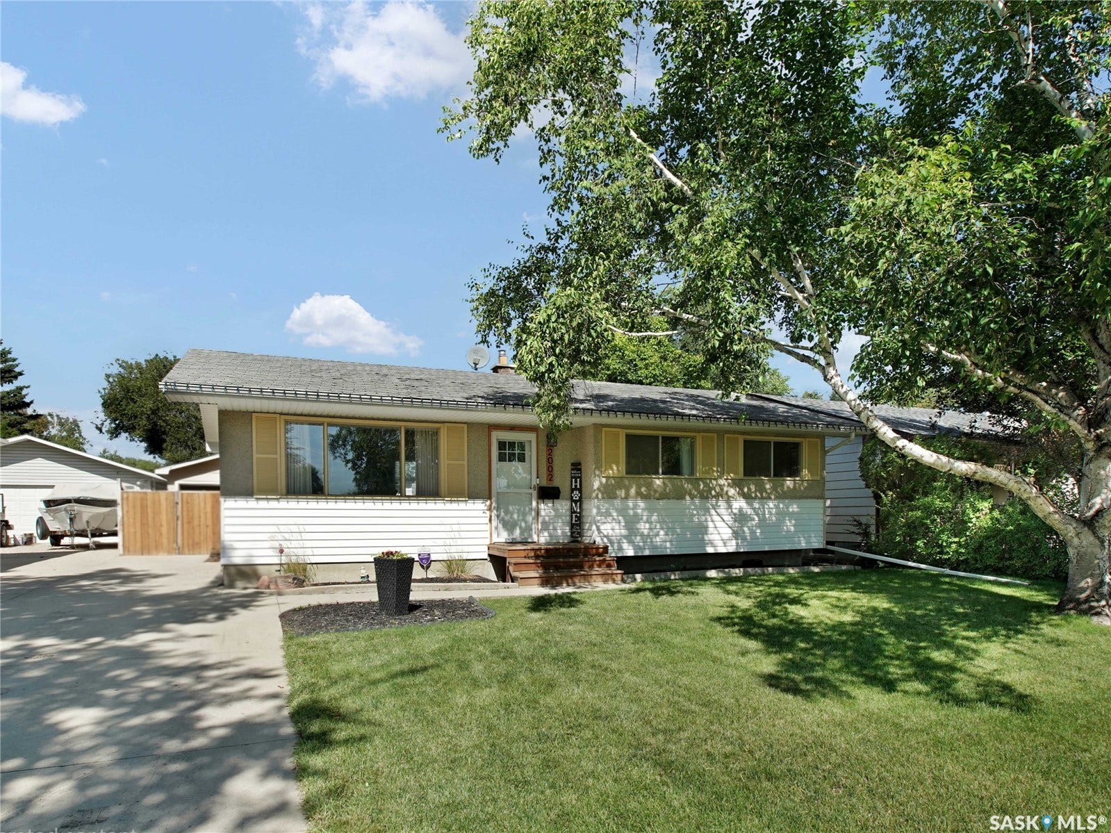 2002 Richardson Road, Saskatoon SK S7L 4B7