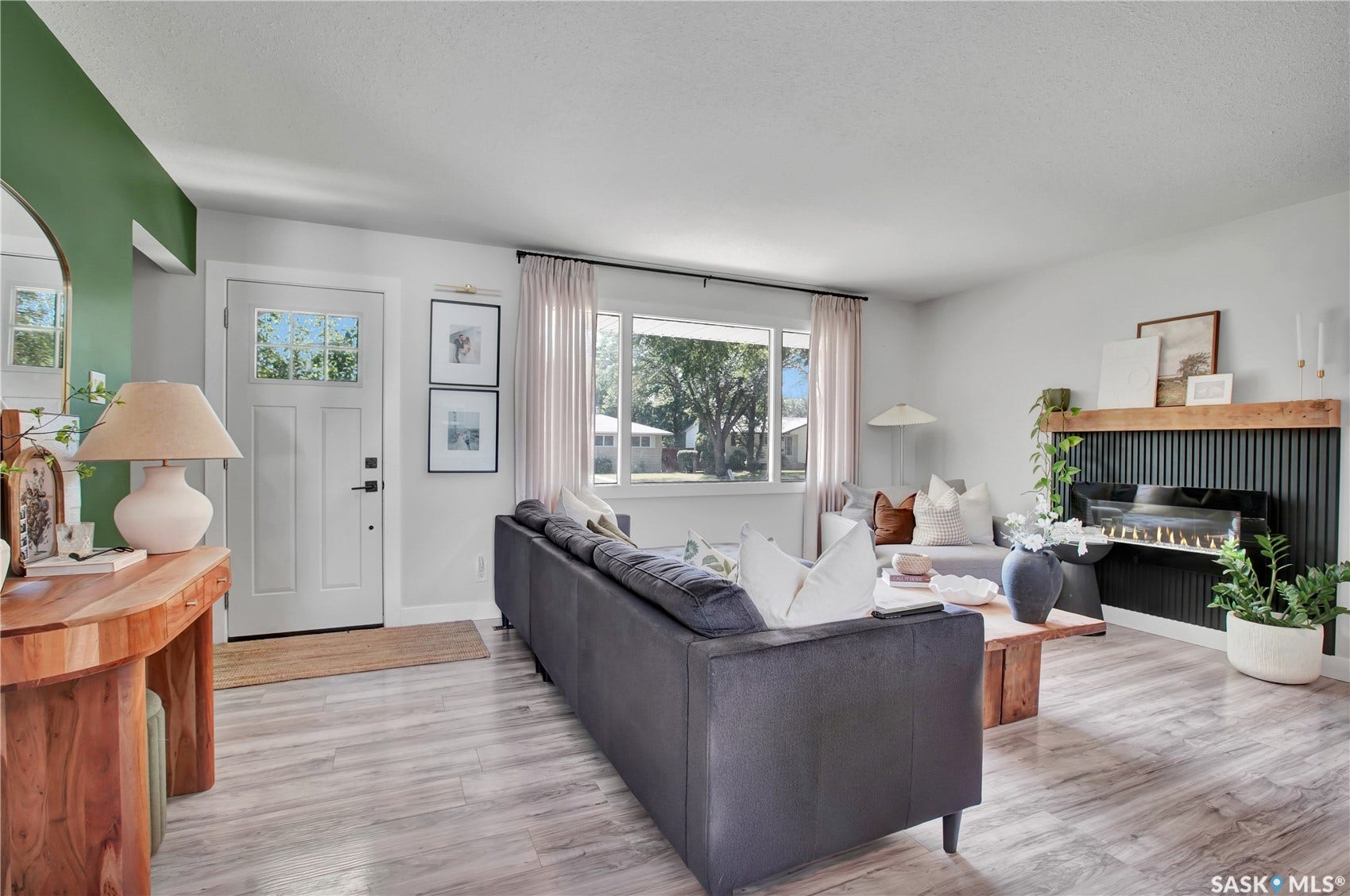 2002 Richardson Road, Saskatoon SK S7L 4B7
