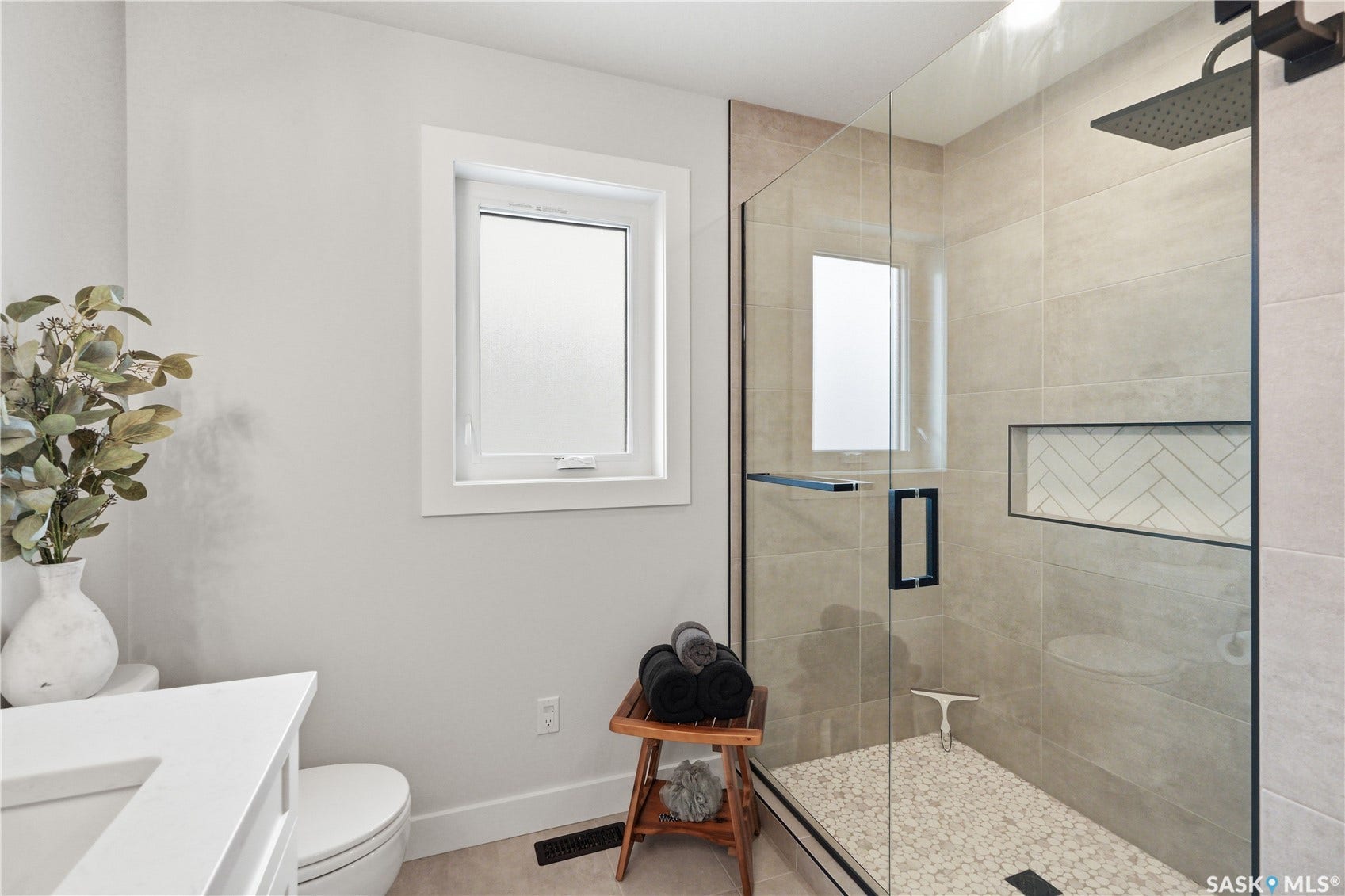 246 Prasad Manor, Saskatoon SK S7V 1L4
