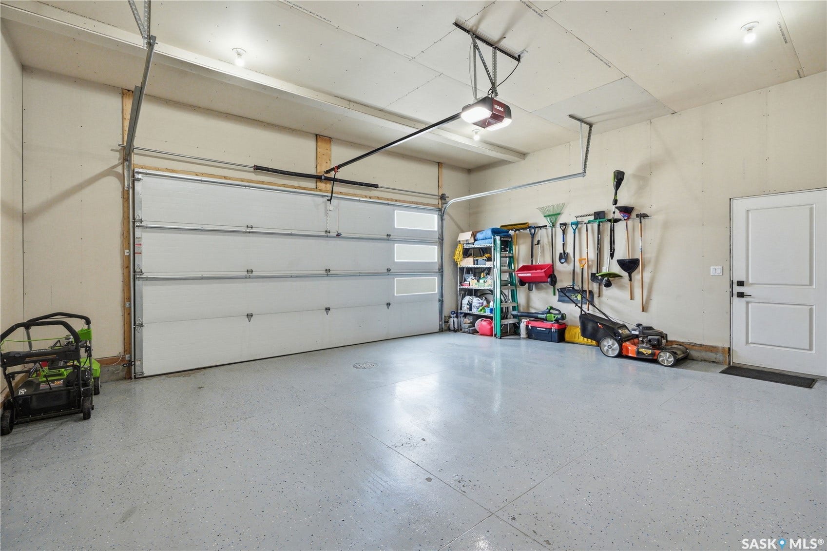 246 Prasad Manor, Saskatoon SK S7V 1L4