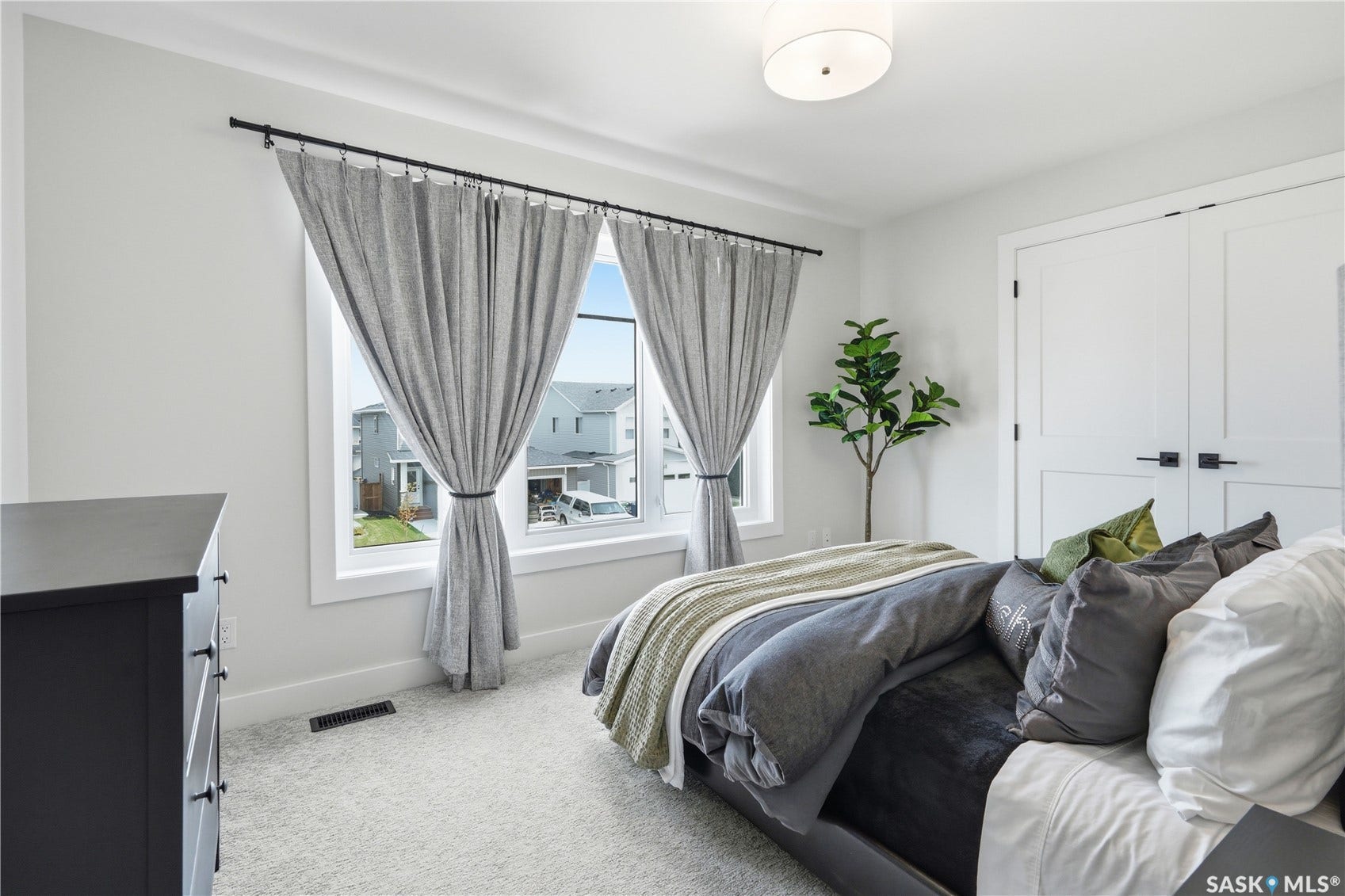 246 Prasad Manor, Saskatoon SK S7V 1L4