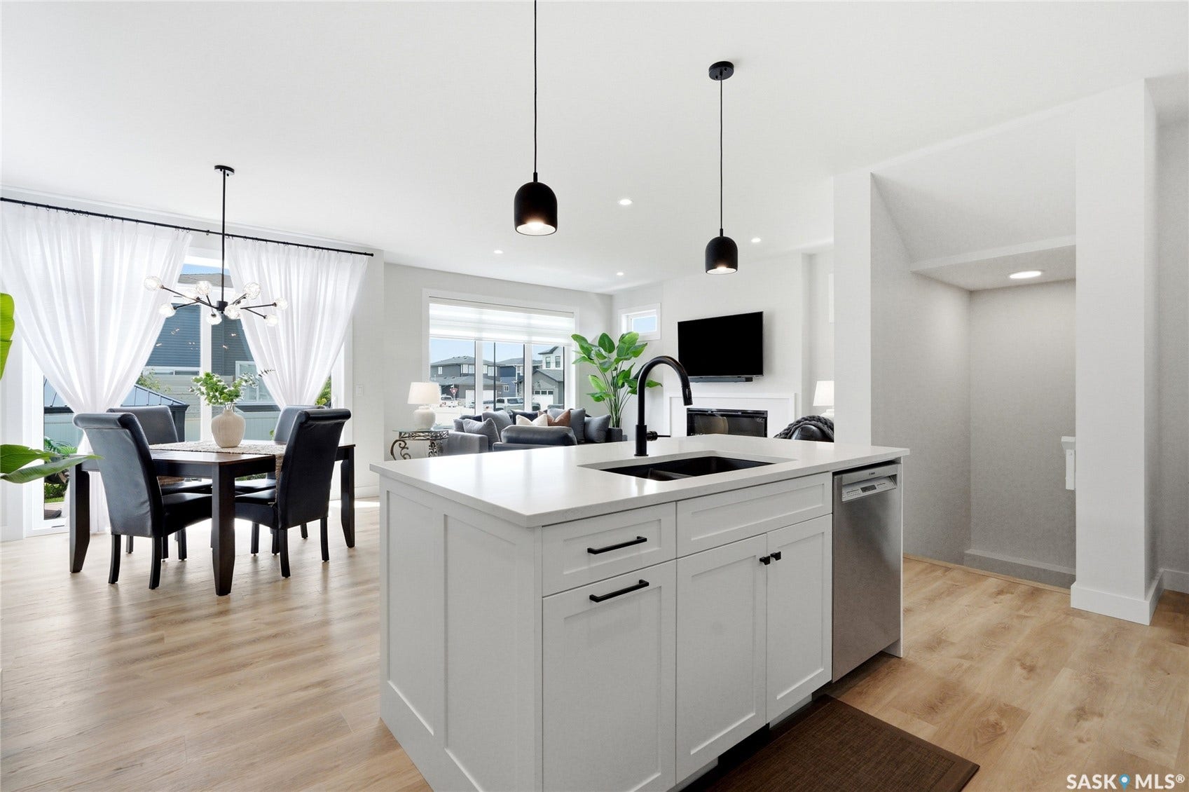 246 Prasad Manor, Saskatoon SK S7V 1L4