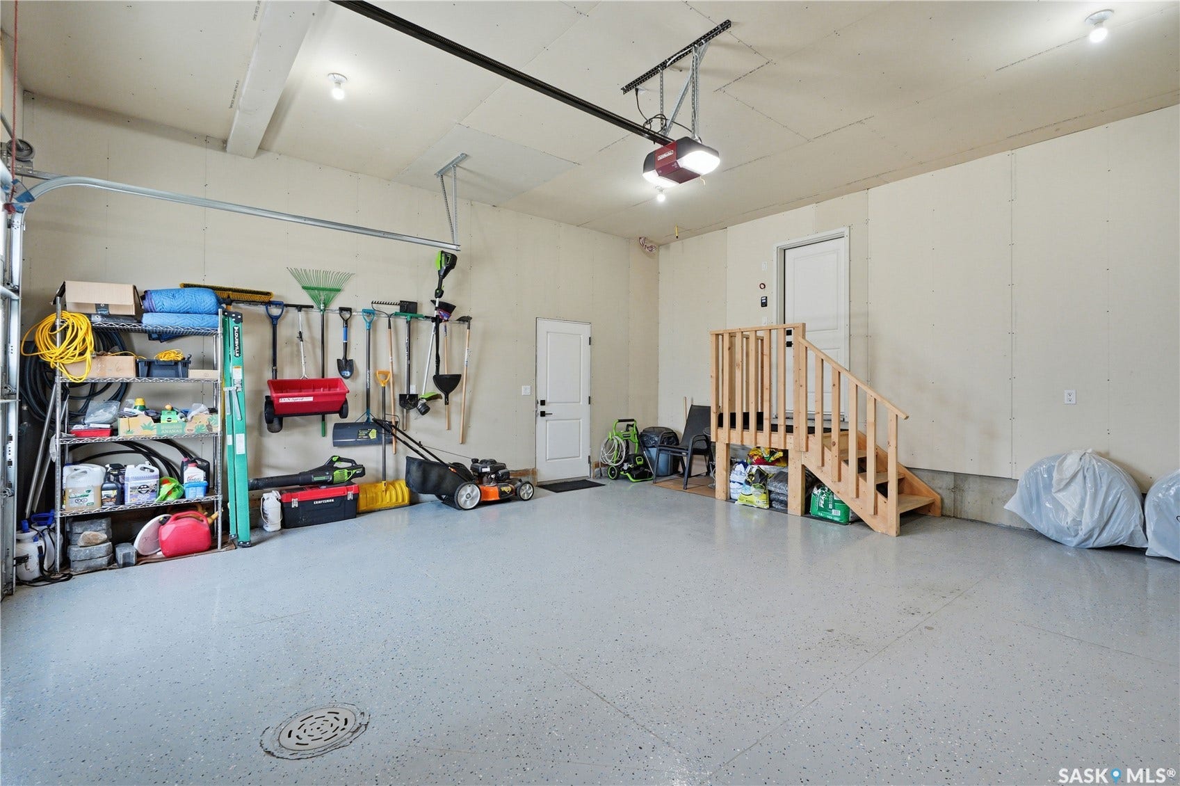 246 Prasad Manor, Saskatoon SK S7V 1L4