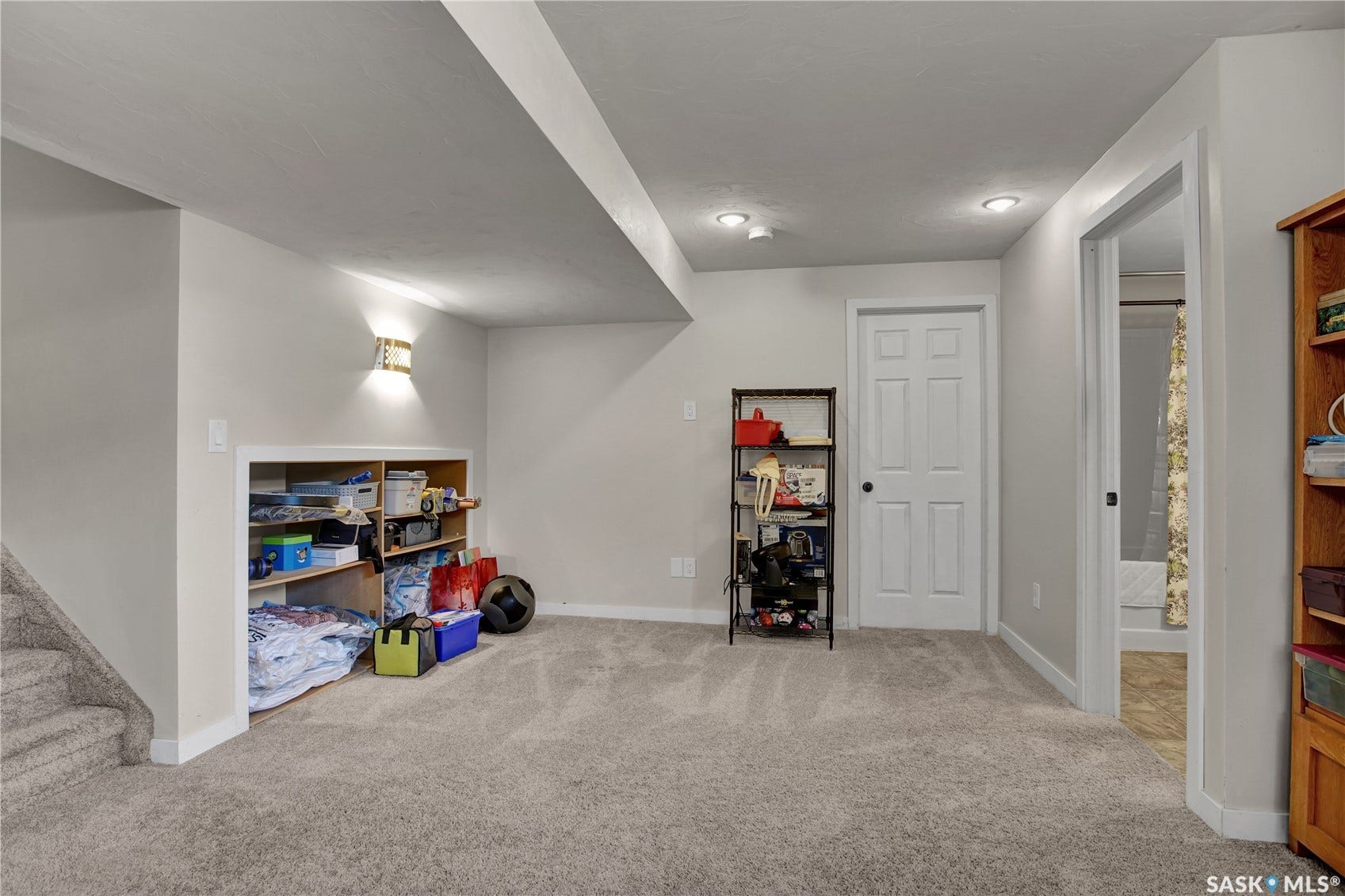 123 Whalley Crescent, Saskatoon SK S7T 0H9