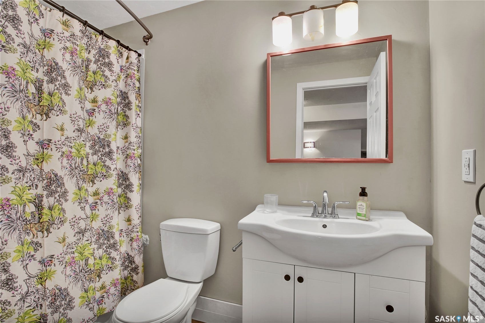 123 Whalley Crescent, Saskatoon SK S7T 0H9