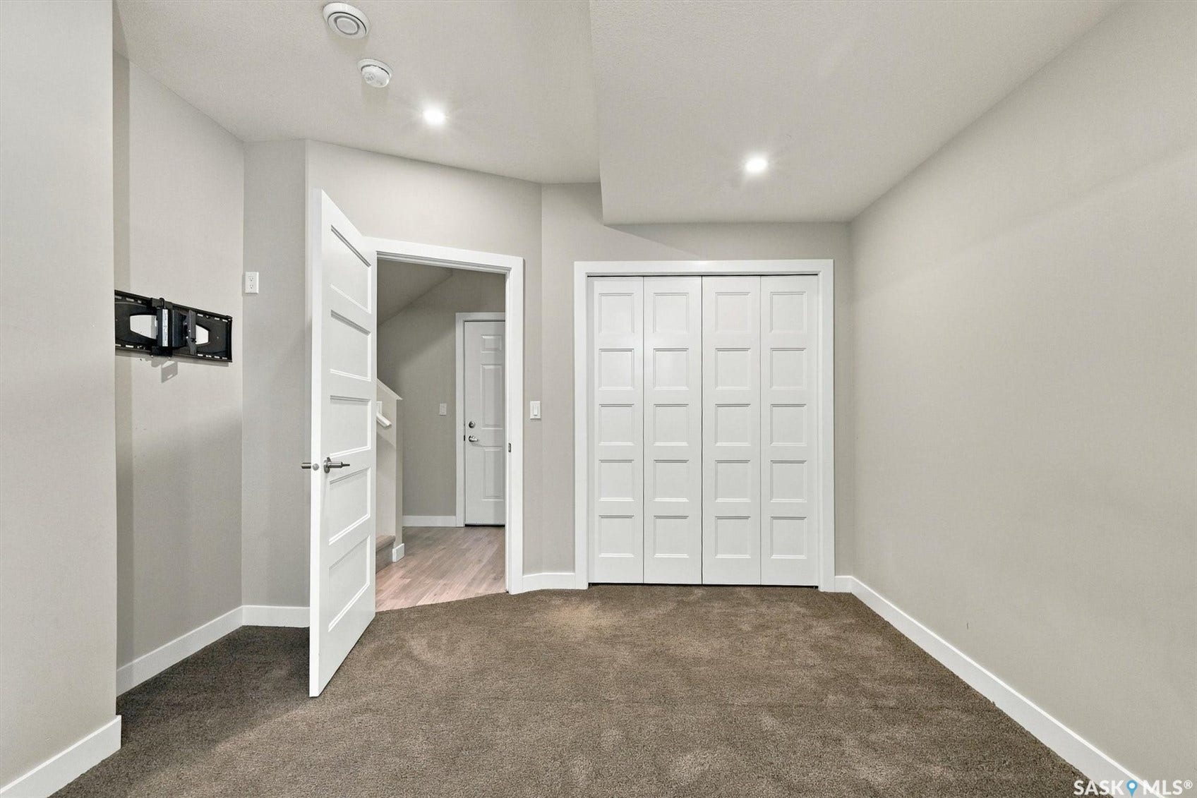 1014 Evergreen Boulevard, Saskatoon SK S7W 0V9