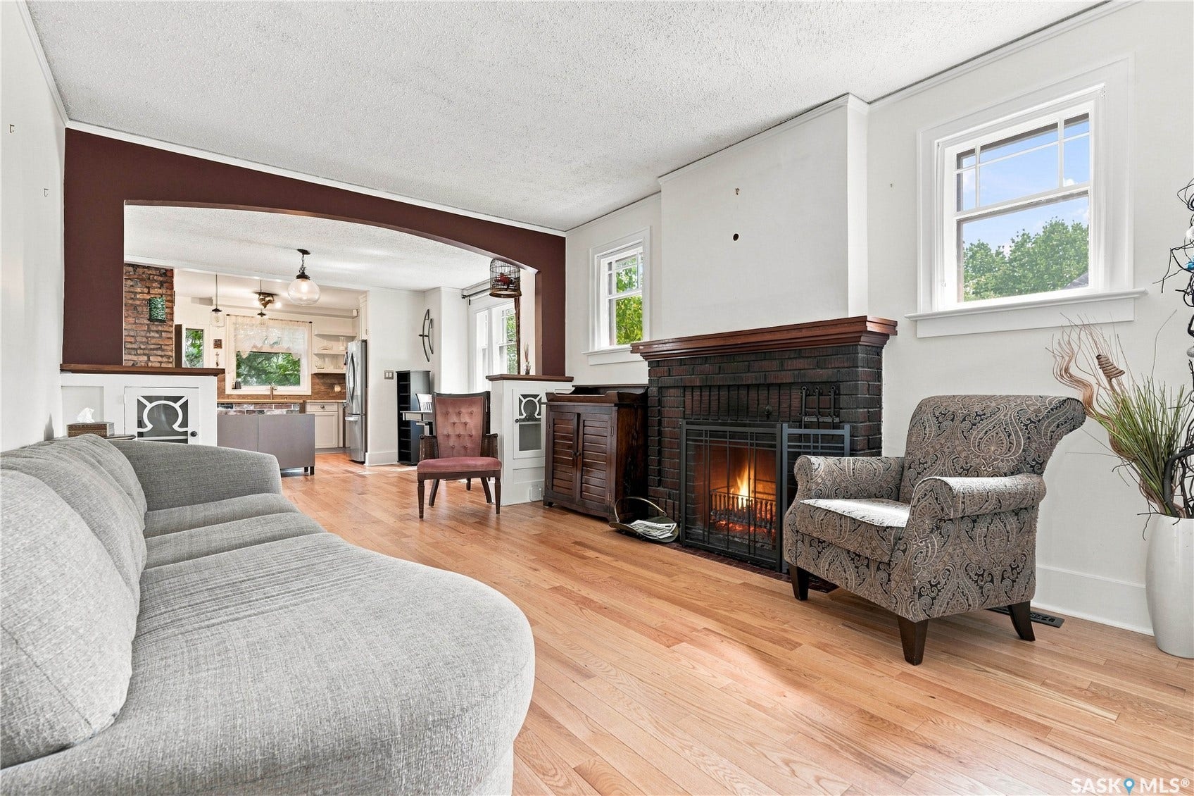 902 4th Avenue N, Saskatoon SK S7K 2N6