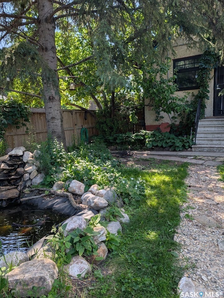 902 4th Avenue N, Saskatoon SK S7K 2N6