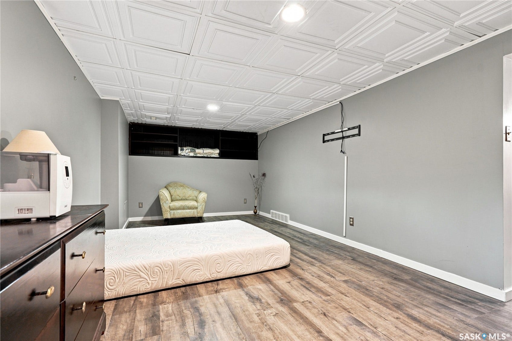 902 4th Avenue N, Saskatoon SK S7K 2N6