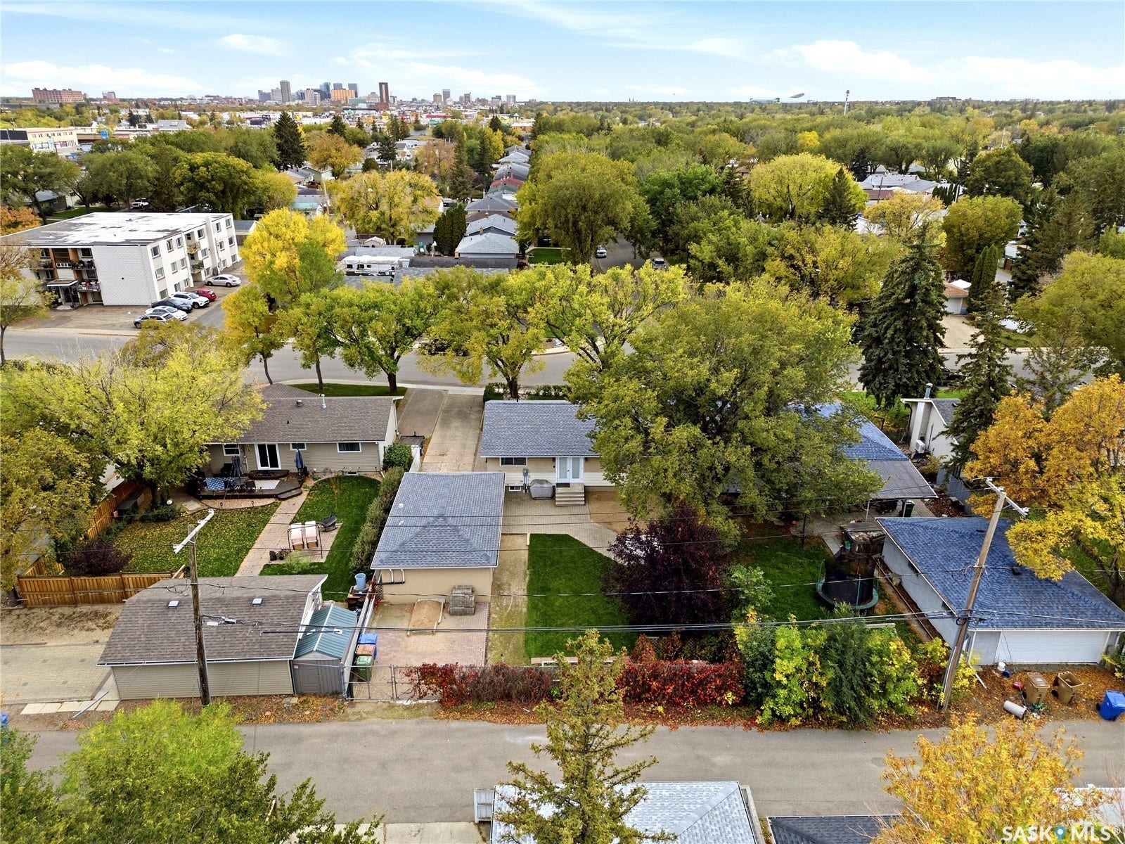 2704 5th Avenue N, Regina SK S4R 0S7