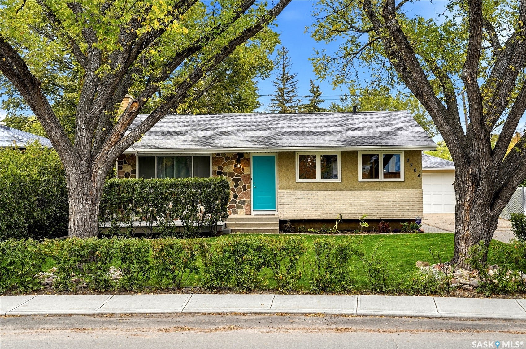 2704 5th Avenue N, Regina SK S4R 0S7
