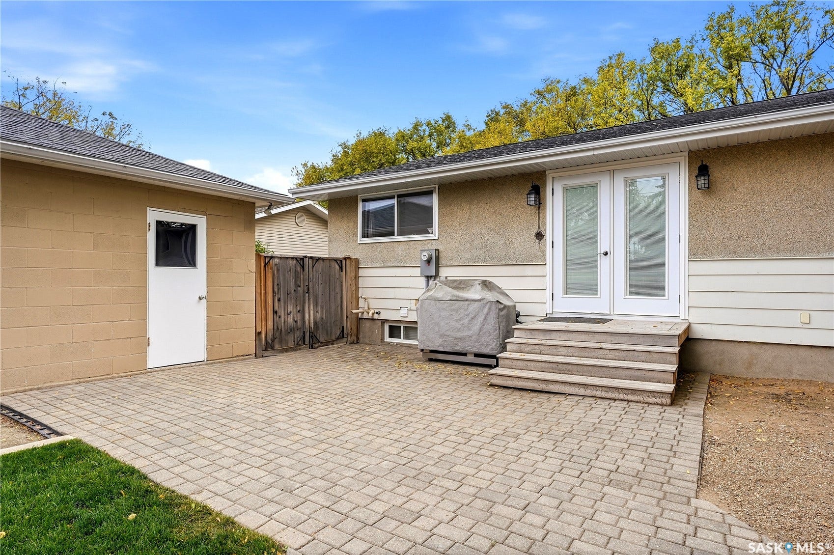 2704 5th Avenue N, Regina SK S4R 0S7