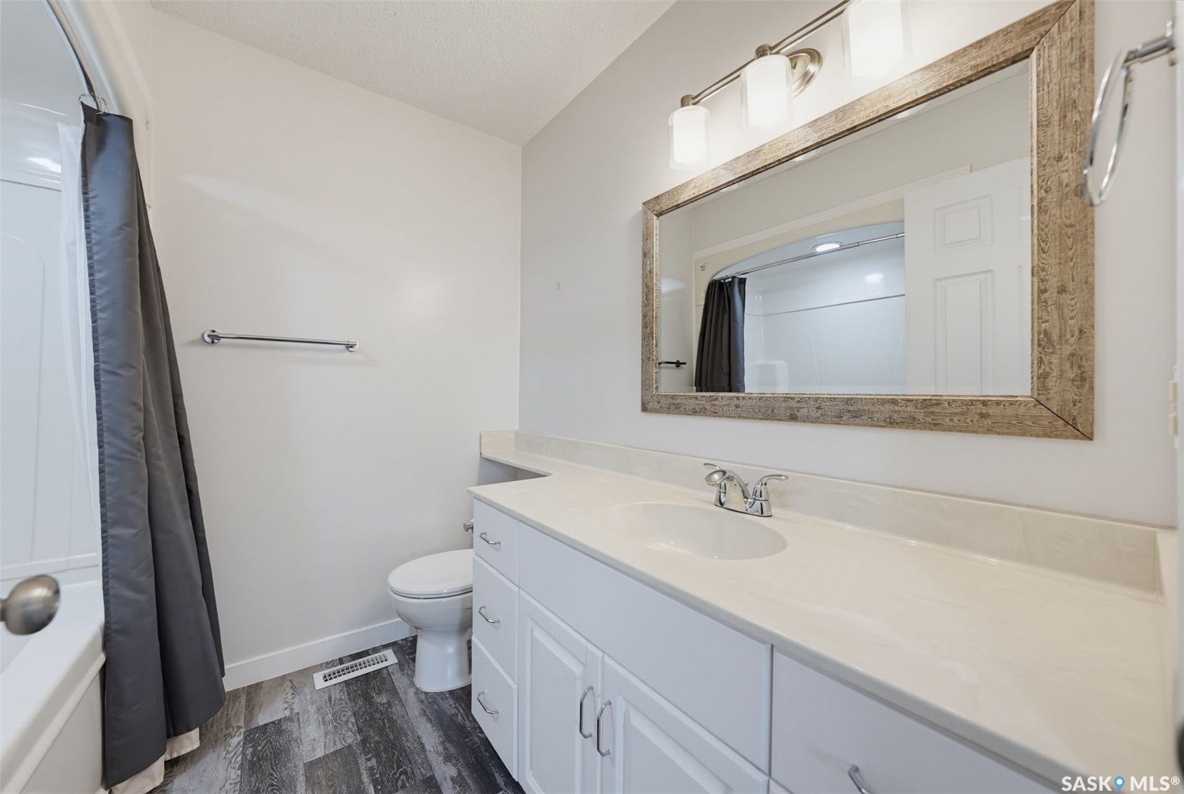 147 Candle Crescent, Saskatoon SK S7K 5A1