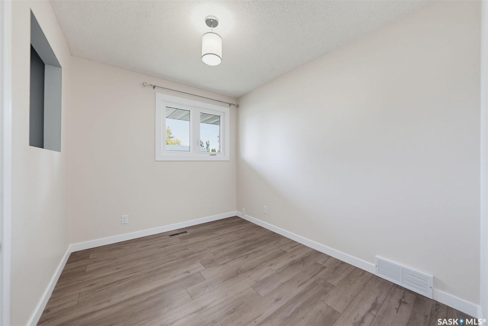 147 Candle Crescent, Saskatoon SK S7K 5A1