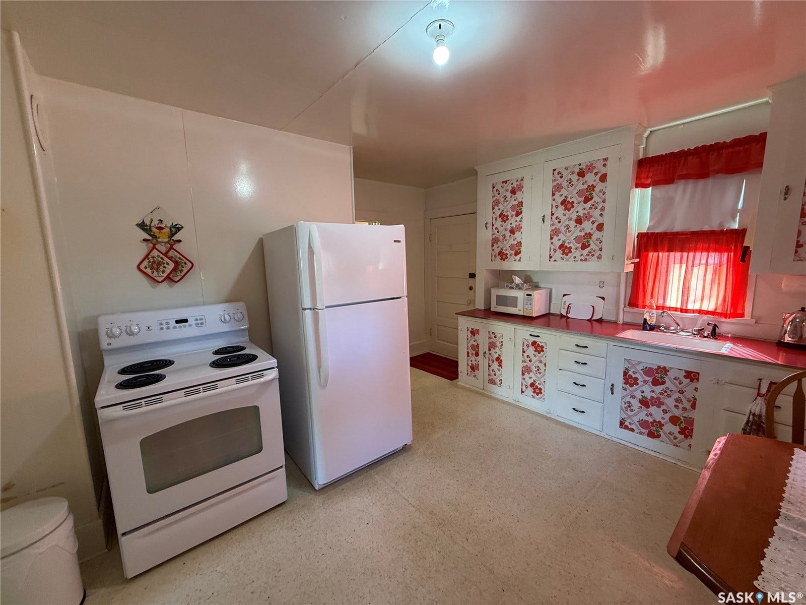 206 6th Avenue SW, Eston SK S0L 1A0