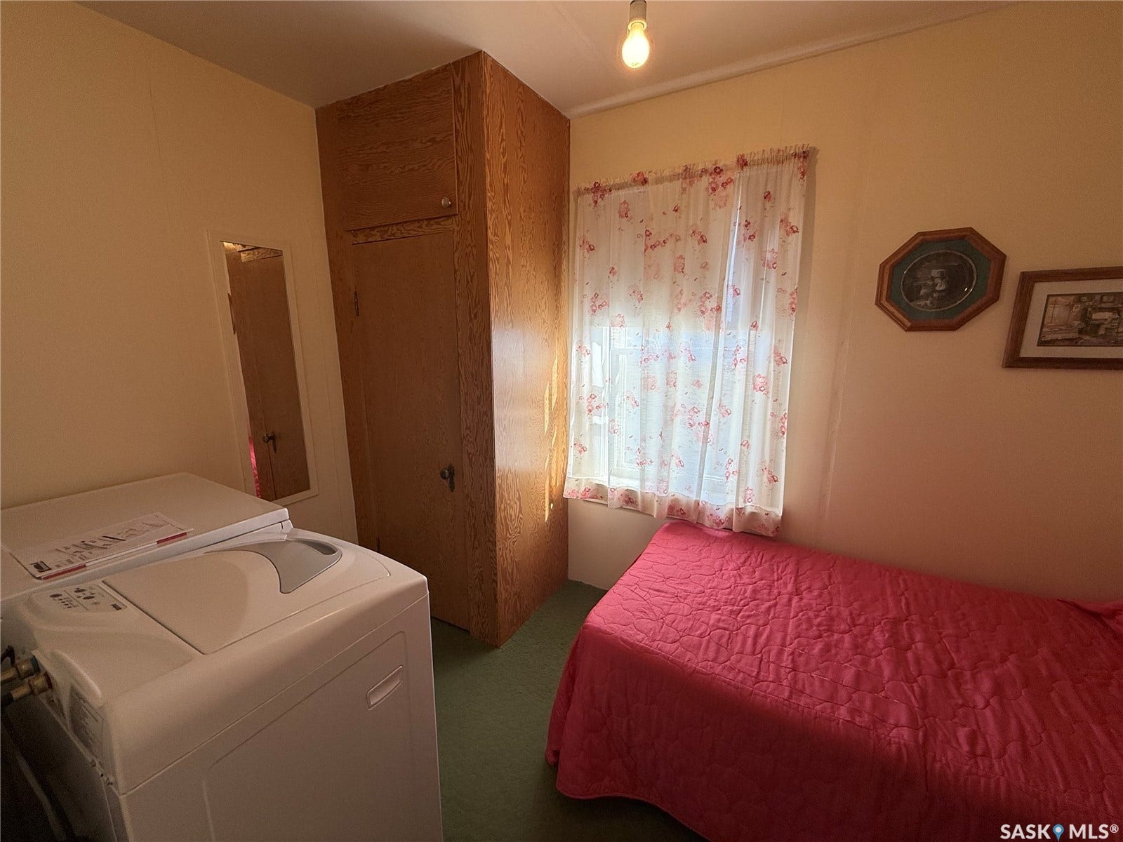 206 6th Avenue SW, Eston SK S0L 1A0