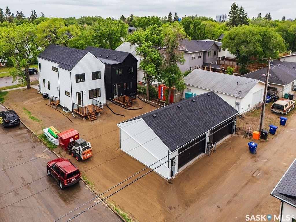 1139 13th Street E, Saskatoon SK S7H 0B8