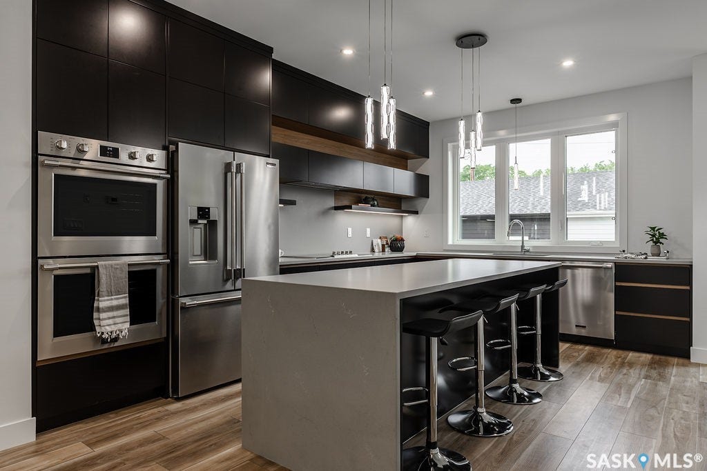 1139 13th Street E, Saskatoon SK S7H 0B8