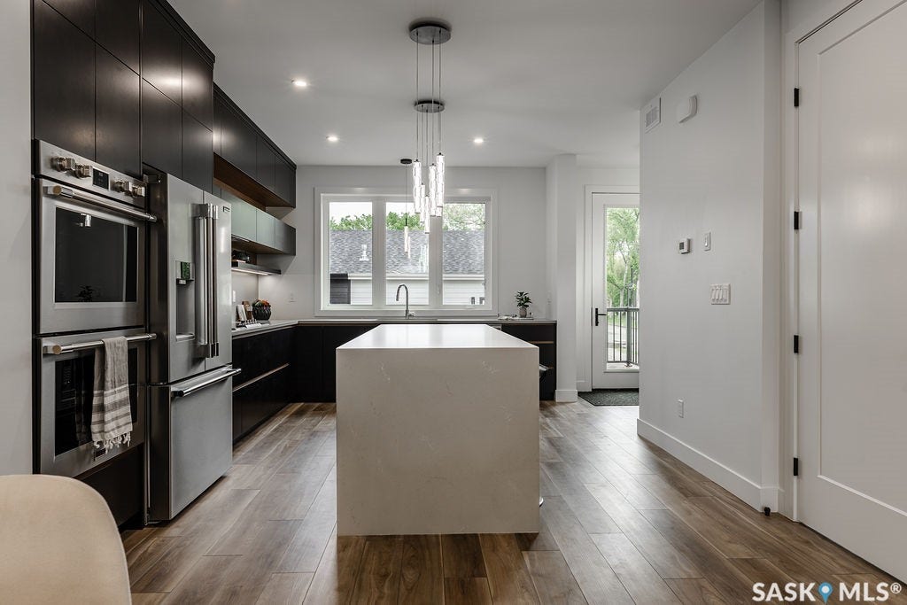 1139 13th Street E, Saskatoon SK S7H 0B8