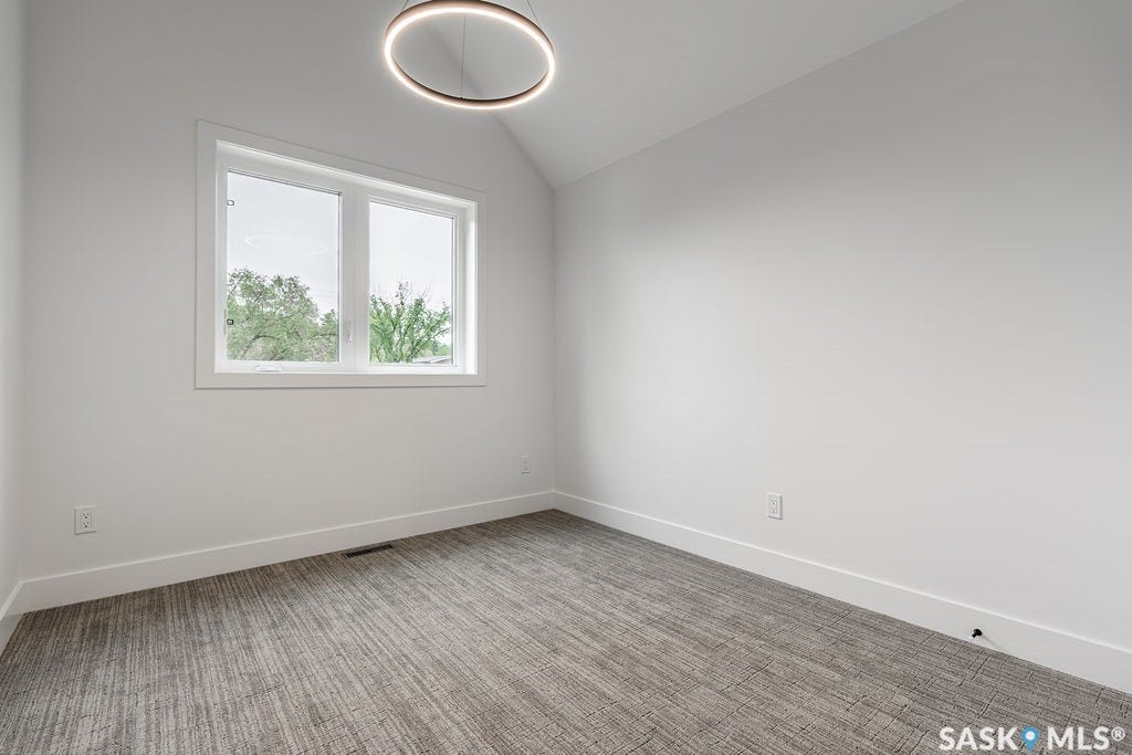 1139 13th Street E, Saskatoon SK S7H 0B8