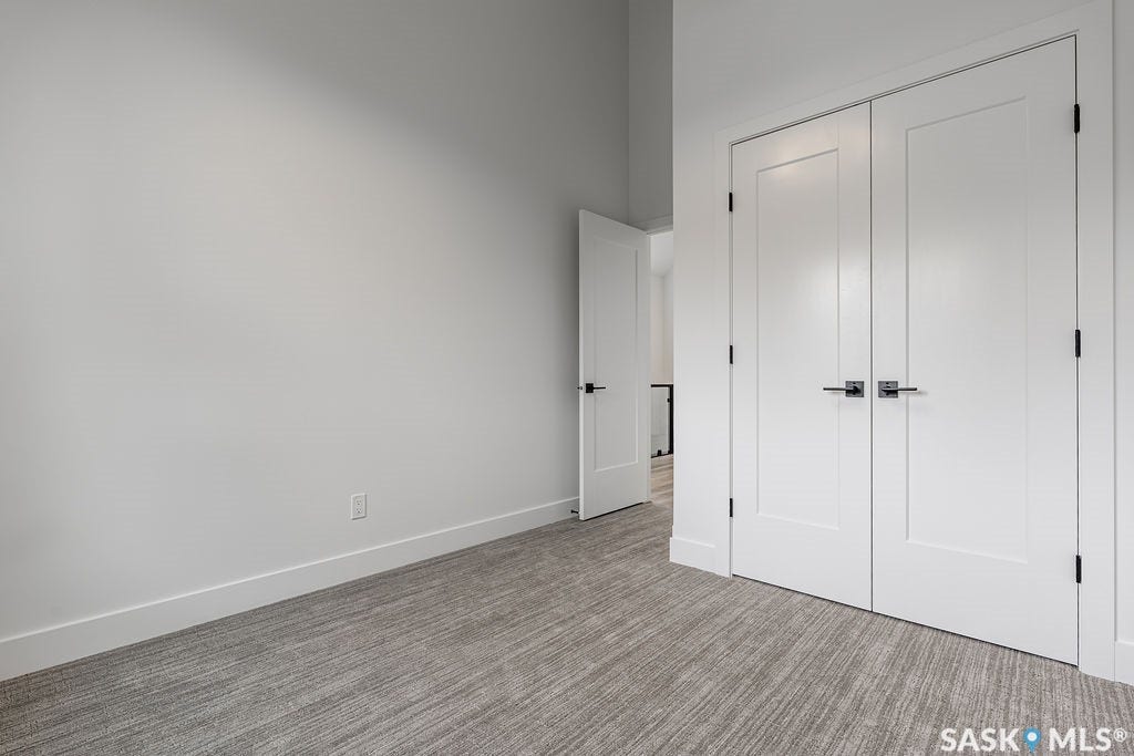 1139 13th Street E, Saskatoon SK S7H 0B8